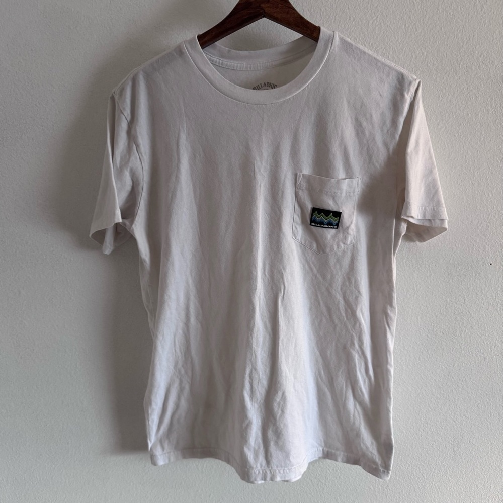 Billabong’s Men’s Small T-Shirt Logo Pocket Tee White Size Small Beach Surfer
